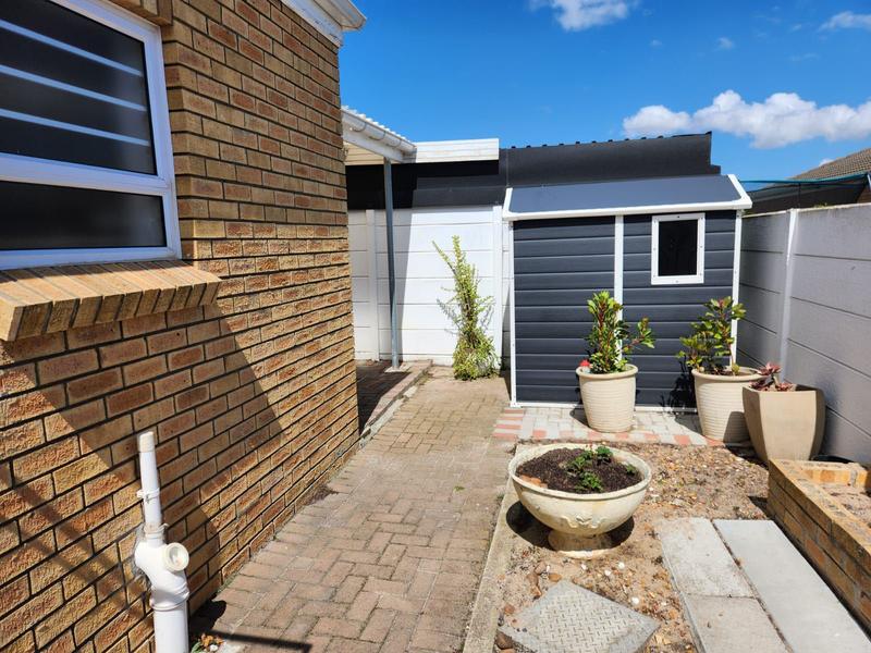 2 Bedroom Property for Sale in Viking Village Western Cape